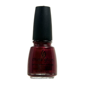 China Glaze Hard-wearing, Chip-Resistant, Oil-Based Nail Lacquer - Long Kiss 14ml 
