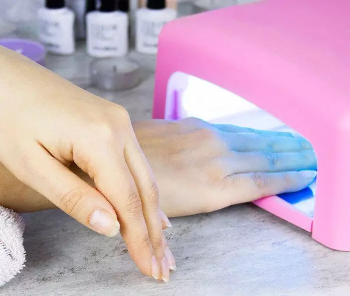 Pick the Right Nail Lamp | UV or LED