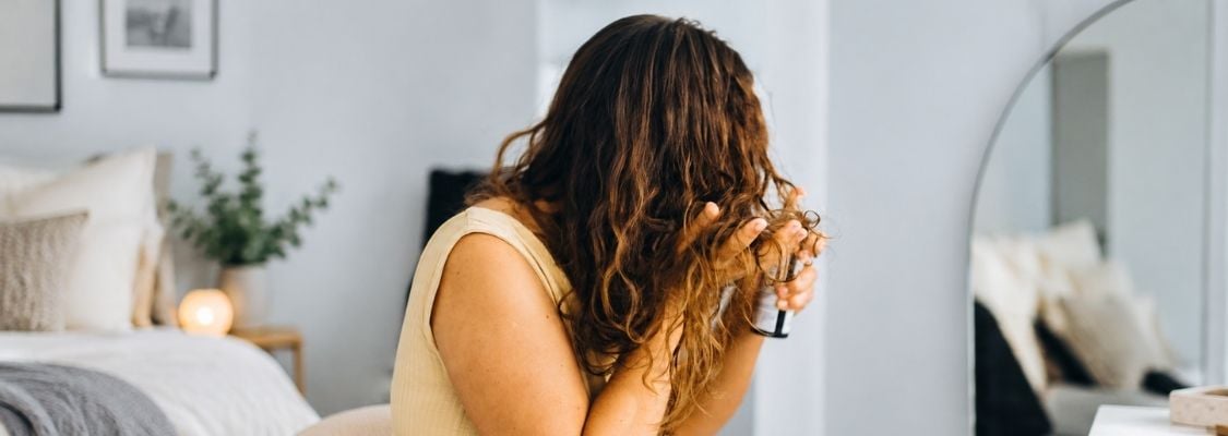  Let Your Curls Cool Before Brushing