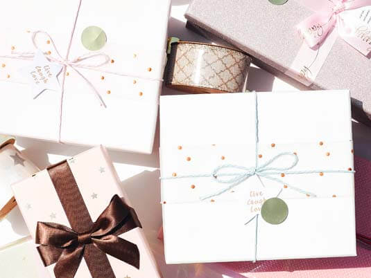 Christmas gifting is here! With more of us shopping earlier than ever, why not check out our great range of gifting to give the gift of great hair & beauty looks this festive season!